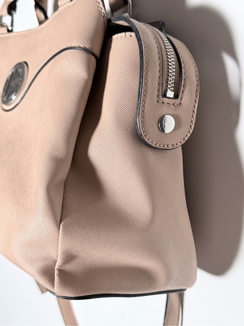 Guess Blush Taupe Leather Satchel with Logo Medallion w/ Card Wallet Holder - Picture 4 of 16